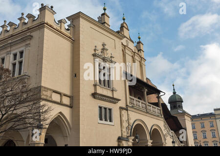 Tuchhallen oder Sukiennice Gebäude am Hauptmarkt Quadrat der Krakauer Altstadt, Polen. Stockfoto