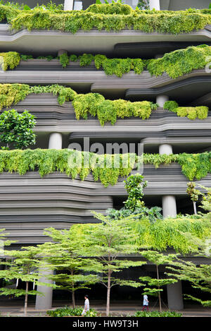 Senkrechten Blick auf die erstaunliche Parkroyal Gebäude in Singapur. Stockfoto