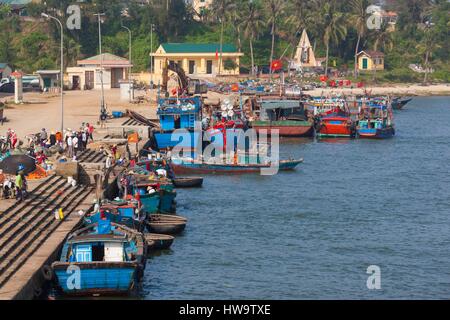 Vietnam, DMZ-Bereich, Quang Binh Province, Cua Tung Beach, Waterfront, erhöhten Blick Stockfoto