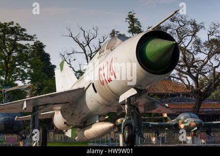 Vietnam, Hue, Militärmuseum, Vietnam-Krieg-Ära, sowjetische Mig-21-Jagdflugzeug Stockfoto