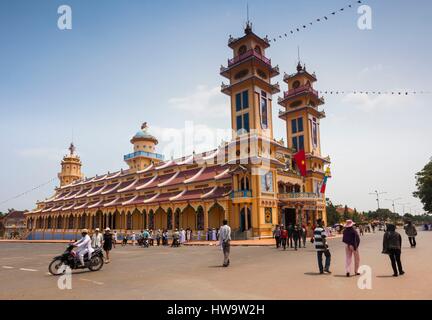 Vietnam, Tay Ninh, Cao Dai Heiligen Stuhl, Cao Dai große Tempel, außen Stockfoto