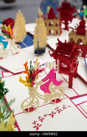 Vietnam, Hanoi, Souvenir 3D Papier ausgeschnitten Kunst Stockfoto