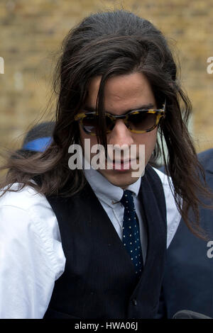 Thomas Cohen verlässt nach der Teilnahme an der Untersuchung in den Tod seiner Frau Peaches Geldof in Gravesend, 23. Juli 2014. Stockfoto