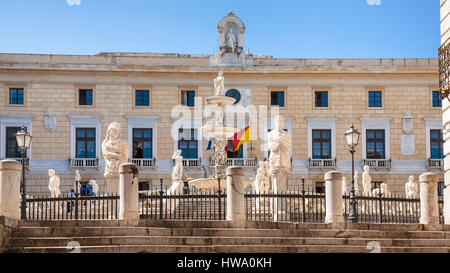 Reisen Sie nach Italien - Praetorian-Brunnen (Fontana Pretoria) auf Piazza Pretoria in Stadt Zentrum von Palermo in Sizilien Stockfoto