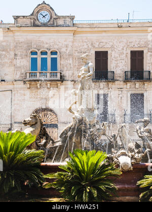 Reisen Sie nach Italien - Diana-Brunnen auf der Piazza Archimede in Syrakus auf Sizilien Stockfoto