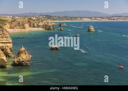 Portugal, Algarve Provinz, Lagos, Ponta da Piedade, Blick auf den Strand Praia Dona Ana Stockfoto