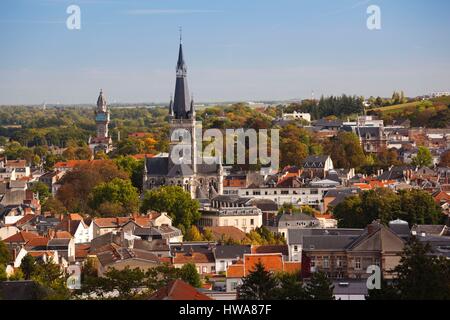 Frankreich, Marne, Epernay, Stadtübersicht mit Kirche Eglise Notre-Dame Stockfoto