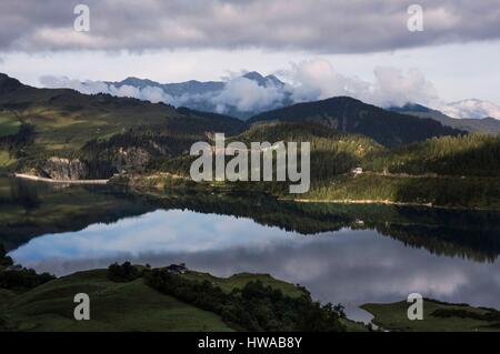 Frankreich, Savoyen, Beaufortain Tal, Beaufort Sur Doron, Roselend See Stockfoto