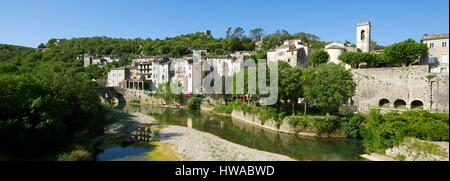 Frankreich, Eingang Gard, Anduze, Vidourle Fluss und mittelalterliche Stadt von Sauve im Süden der Cevennen Stockfoto