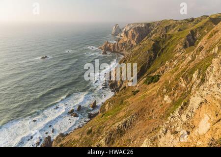 Portugal, Lisboa e Setubal Provinz, Region Lissabon, Sintra, Naturpark Sintra-Cascais, Cabo da Roca, der westlichste Punkt Europas, Leuchtturm Stockfoto