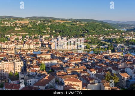 Frankreich, Turm, Isere, Vienne am Rande der Rhône, Sainte-Colombe (Rhône) in den Hintergrund, Kloster der Cordeliers und der Valois Stockfoto