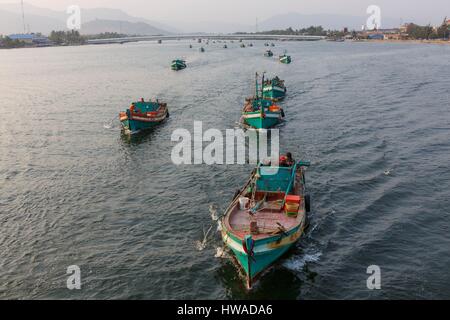 Kambodscha, Kampot Provinz Kampot, Angelboote/Fischerboote Stockfoto