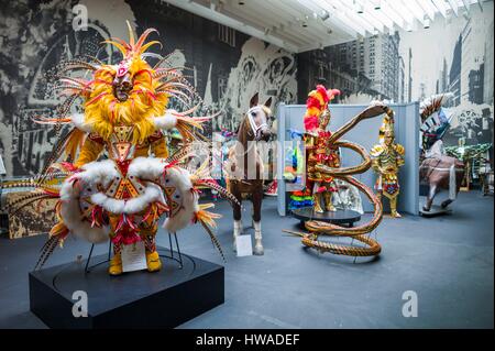 USA, Pennsylvania, Philadelphia, South Philadelphia, Mummers Museum, Kostüme, Innenraum Stockfoto