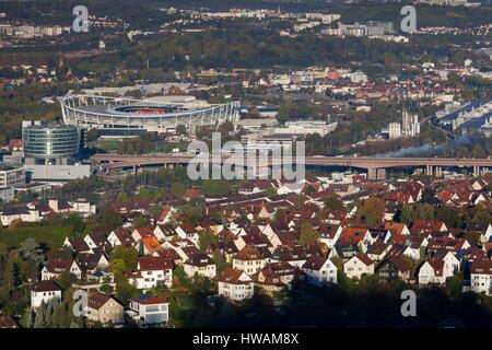 Deutschland, Baden-Wurttemburg, Stuttgart-Unter-Turkheim, erhöhten Blick auf Mercedes-Benz-Werk aus den Weinbergen von Uhlbach, fallen Stockfoto