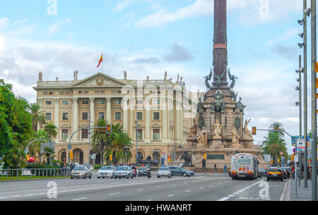 Barcelona, Spanien, 3. November 2013: Tourismus in Spanien.  Mirador de Colón - Aussichtsplattform in der Nähe der Aufbau der Armee zu besuchen. Stockfoto