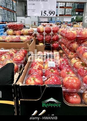 Verpackten Äpfel bei Costco Stockfoto