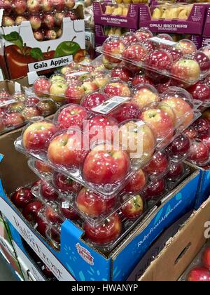 Verpackten Äpfel bei Costco Stockfoto