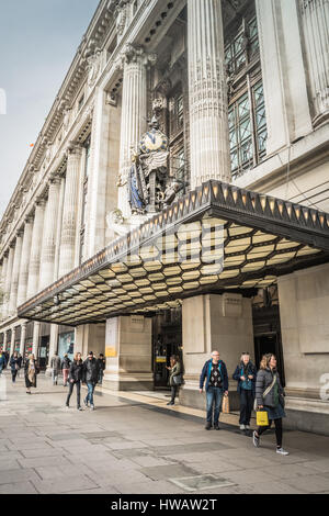 Außenseite des Selfridges Department Store auf der Oxford Street, London, UK Stockfoto