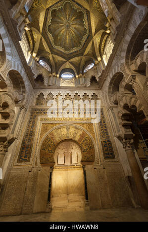 Die Mezquita in Cordoba, Spanien. Die mihrab in de Moschee. mit der Kuppel des Maqsura Stockfoto