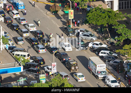 Nairobi, Kenia - 23. Dezember: Verkehr während der Hauptverkehrszeit in Nairobi, Kenia am 23. Dezember 2015 Stockfoto