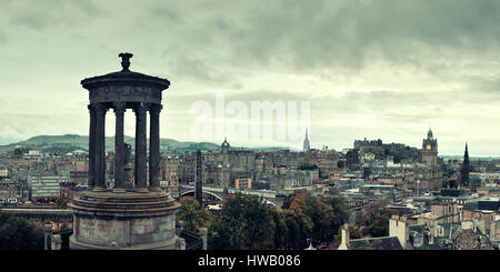 Edinburgh Stadt Skyline Panorama von Calton Hill gesehen. Vereinigtes Königreich. Stockfoto