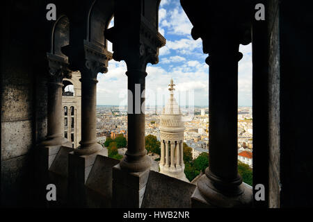 Blick von oben auf Sacre Coeur Kathedrale in Paris, Frankreich. Stockfoto