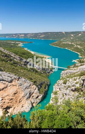 Frankreich, Var auf der linken Bank und Alpes de Haute Provence auf dem rechten Ufer, Parc Naturel Regional du Verdon (Regionalen Naturpark von Verdon), Sainte Croix See, Eingang des Gorges du Verdon Stockfoto