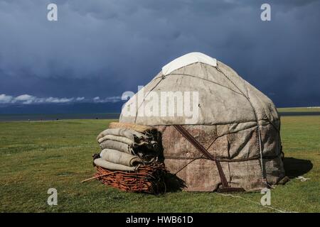 Kirgisistan, Naryn Provinz, Stadtrundfahrt und Mountain trek, Jurte am See Sohn-Hu Stockfoto