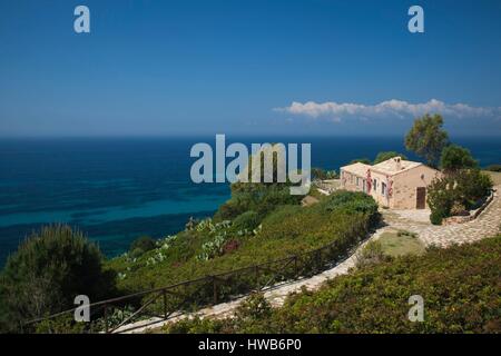 Italien, Sardinien, Sarrabus Gebiet, Capitana, Klippe Nebenhaus Stockfoto