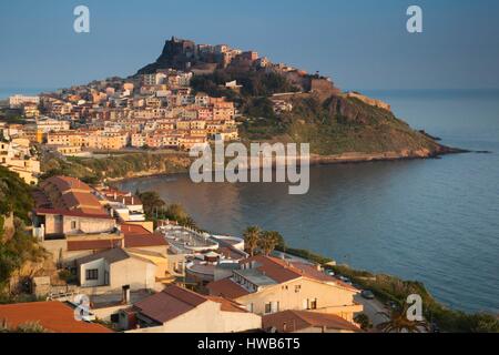 Italien, Sardinien, North West Sardinien, Castelsardo, Sonnenaufgang Stockfoto