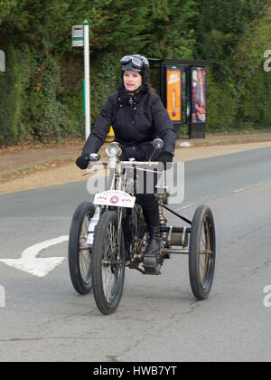 Reigate, Surrey, UK. 19. März 2017. Die 78. Sunbeam Motor Cycle Club Pioneer Run findet in Reigate, Surrey. Fotos von Lindsay Constable © / Alamy Live News Stockfoto