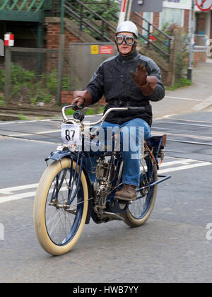 Reigate, Surrey, UK. 19. März 2017. Die 78. Sunbeam Motor Cycle Club Pioneer Run findet in Reigate, Surrey. Fotos von Lindsay Constable © / Alamy Live News Stockfoto