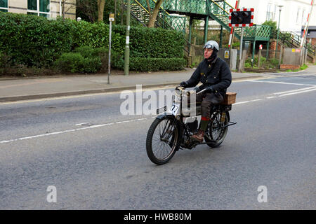 Reigate, Surrey, UK. 19. März 2017. Die 78. Sunbeam Motor Cycle Club Pioneer Run findet in Reigate, Surrey. Fotos von Lindsay Constable © / Alamy Live News Stockfoto