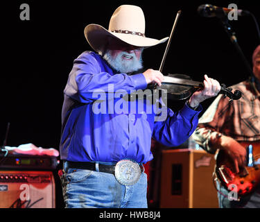 Pompano Beach, FL, USA. 18. März 2017. Die Charlie Daniels Band führt auf die Pompano Beach Amphitheater am 18. März 2017. Bildnachweis: Mpi04/Medien Punch/Alamy Live-Nachrichten Stockfoto