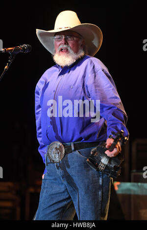 Pompano Beach, FL, USA. 18. März 2017. Die Charlie Daniels Band führt auf die Pompano Beach Amphitheater am 18. März 2017. Bildnachweis: Mpi04/Medien Punch/Alamy Live-Nachrichten Stockfoto