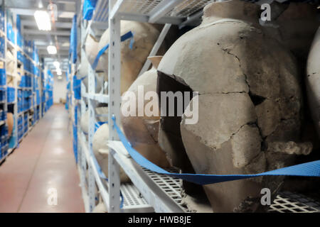 Bet Shemesh, Israel. 19. März 2017. Der Israel Antiquities Authority öffnete seine Türen zu den nationalen Schätze lagern zum ersten Mal zeigt jüngste archäologische Funde, die das Heilige Land in der Zeit von Jesus darstellt. Bildnachweis: Nir Alon/Alamy Live-Nachrichten Stockfoto