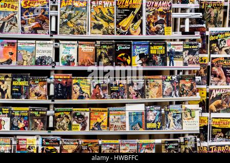 Glendale, Kalifornien, USA. 19. März 2017. Die 38. jährlichen Los Angeles Vintage Taschenbuch Sammler Show, die größte Messe ihrer Art in der Welt, verfügt über Masse-vermarktet Science Fiction, Mystery, Romantik, Hard-Boiled Detektiv und anderen Zellstoff-Taschenbücher, die beliebt waren die Mitte bis Ende des 20. Jahrhunderts. Bildnachweis: Brian Cahn/ZUMA Draht/Alamy Live-Nachrichten Stockfoto