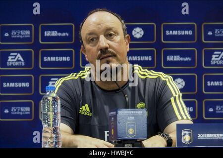 Rafael Benitez Real Madrid (nur Uk verwenden) 28. Juli 2015 internationale Champions Cup Fußballspiel zwischen Ac Mailand und Real Madrid am 29. Juli 2015 In Shanghai, China. 28. Juli 2015 Gaw90227 Sportsphoto Ltd/Allstar Warnung! Dieses Foto kann nur für die Zeitung bzw. Zeitschrift redaktionelle Zwecke verwendet werden. Nicht einsetzbar für Publikationen mit 1 Spieler, 1 Club oder 1 Wettbewerb ohne schriftliche Genehmigung von Fußball Daten Co Ltd. Für Rückfragen, bitte Kontakt Fußball Daten Co Ltd auf 44 (0) 207 864 9121 Credit: Allstar Bild Bibliothek/Alamy Live-Nachrichten Stockfoto