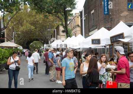 Marktstände auf dem berühmten Felsen-Markt in der Argyle Street, The Rocks, Sydney, Australien Stockfoto