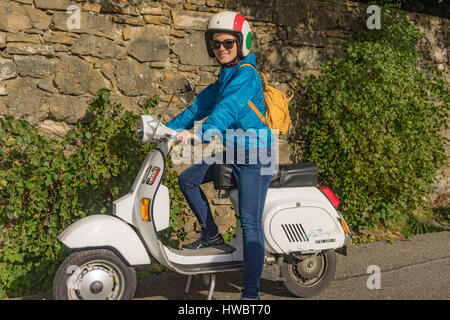 Vintage italienische Vespa Moped Stockfoto