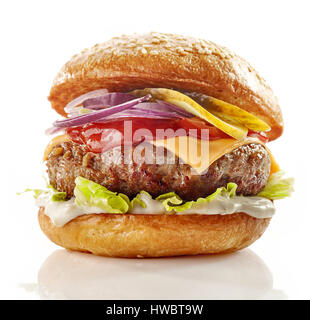 frische leckere Burger isoliert auf weißem Hintergrund Stockfoto