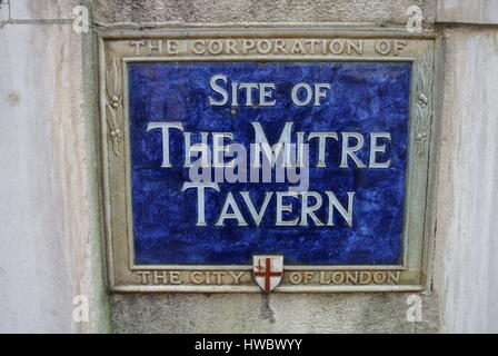 Blaue Plakette Website von Mitre Tavern, City of London, England, Vereinigtes Königreich Stockfoto