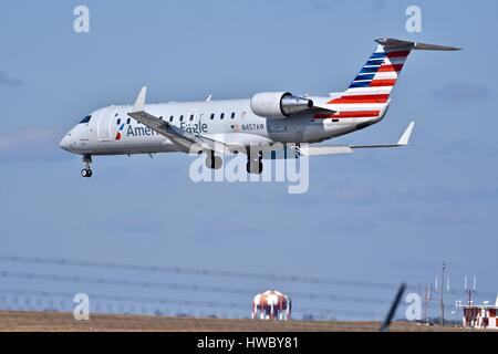 American Eagle Airlines fliegen in der Baltimore-Washington International airport Stockfoto