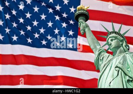 Freiheitsstatue, USA Flagge Hintergrund, New York, USA Stockfoto