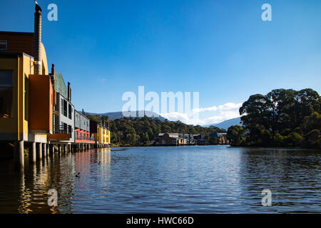 Lake Crackenback an einem Herbstmorgen in New South Wales, Australien Stockfoto