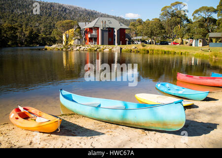 Lake Crackenback auf ein Herbstnachmittag in New South Wales, Australien Stockfoto