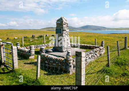 Cairn Marken Geburtsort von Angus MacAskill, die riesigen Nova Scotia auf der Insel Berneray, North Uist in den äußeren Hebriden.  DETAILS IN DER BESCHREIBUNG. Stockfoto