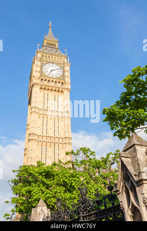 Elizabeth Tower, die oft als Big Ben, Houses of Parliament, London, England, Großbritannien Stockfoto