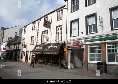 Mönchs-Schoko-Laden auf dem Marktplatz Keswick Seenplatte Cumbria England Stockfoto