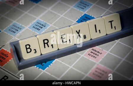 Scrabble Buchstaben Rechtschreibung aus Austritt Stockfoto